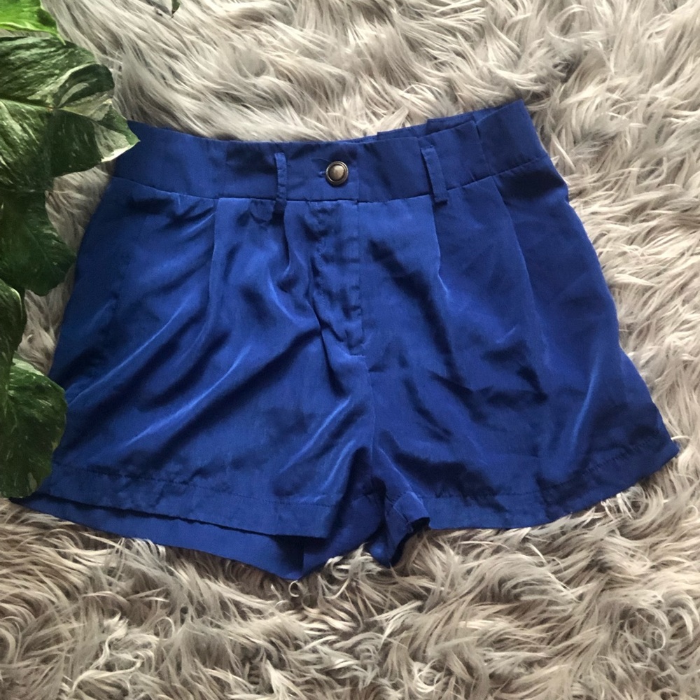 🌼Blue Pleated Shorts - Picture 1 of 1